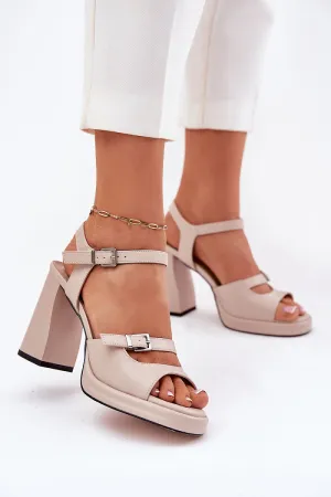 Heel sandals Step in style