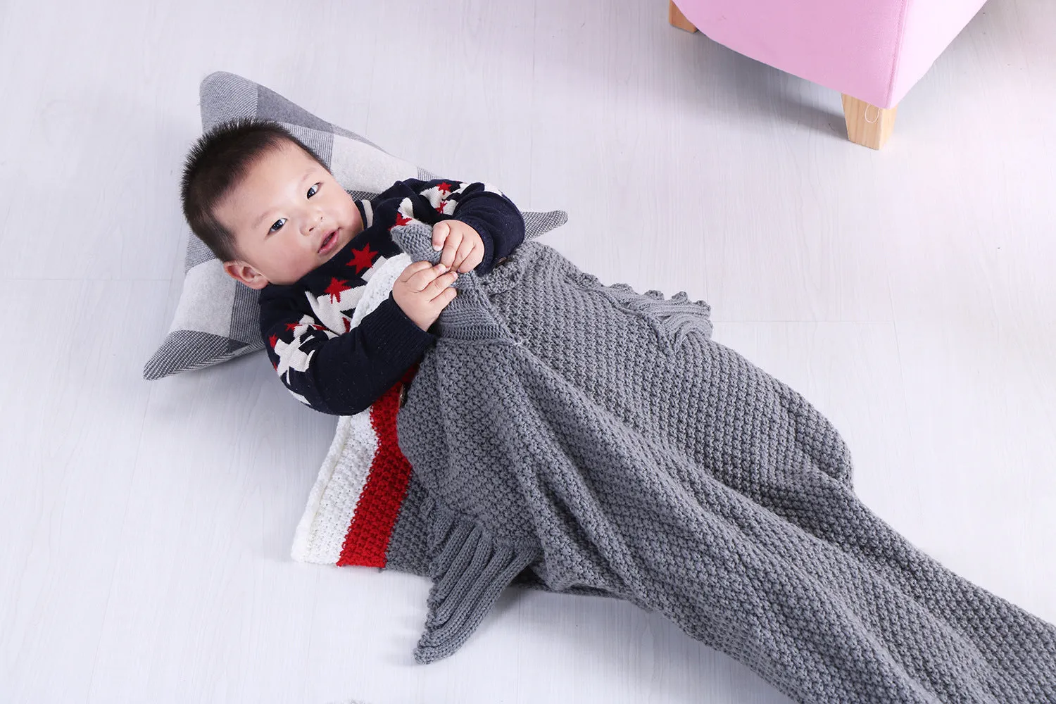 Knitted Shark Blanket Cover: ideal for Children or Dogs