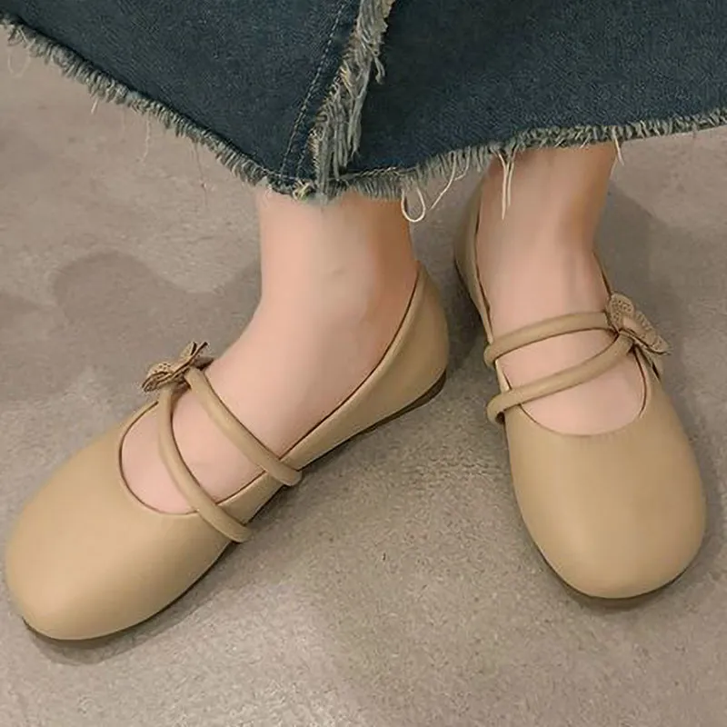 Lace-Up Flower-Decorated Soft-Soled Leather Shoes