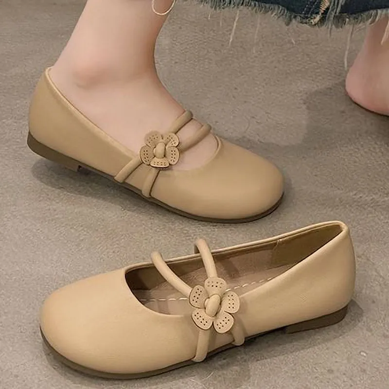 Lace-Up Flower-Decorated Soft-Soled Leather Shoes
