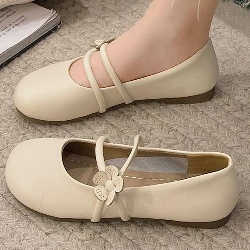 Lace-Up Flower-Decorated Soft-Soled Leather Shoes