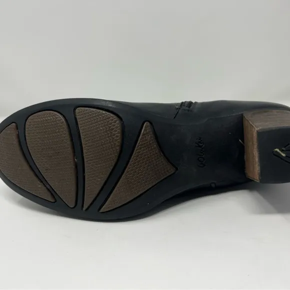 OluKai Kamahoi Ankle Bootie - Women's Black/Black 10