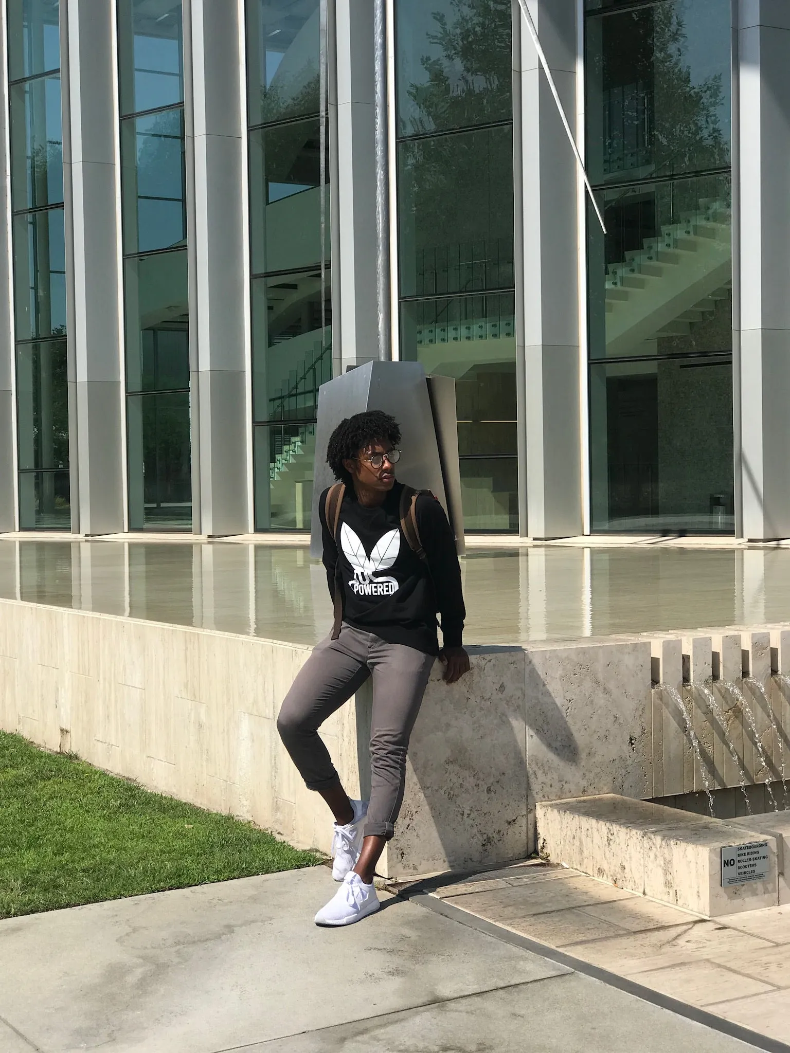 Plant 🌱 Powered sweatshirt in BLACK m
