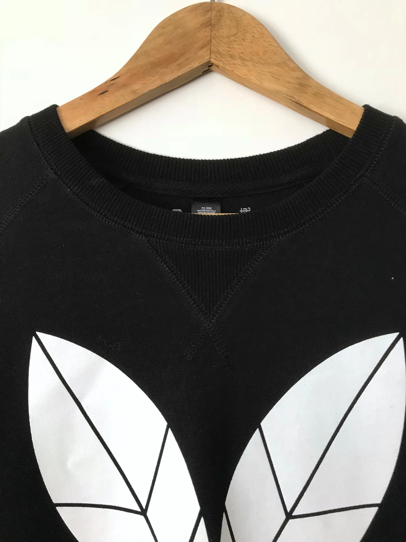 Plant 🌱 Powered sweatshirt in BLACK m