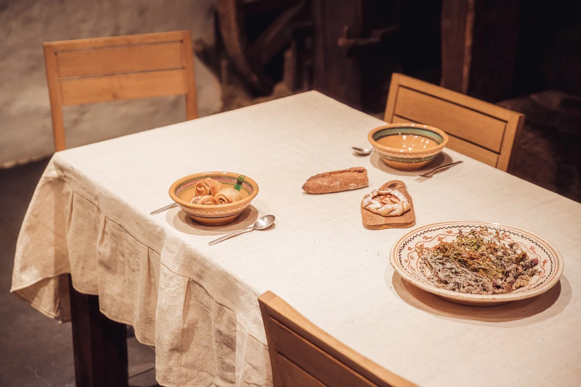 Table Cloth: Handwoven organic cotton table cloth from India, limited edition. home decor - TW128